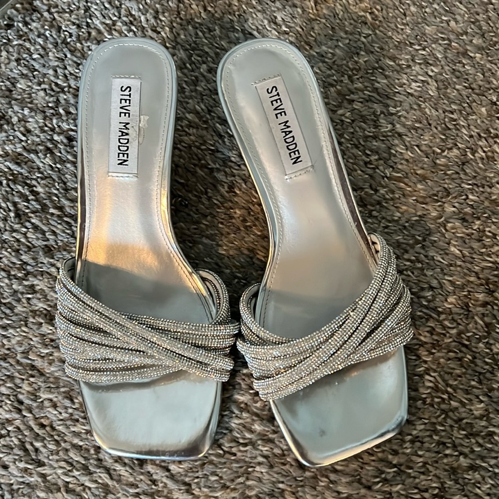 Steve Madden Sparkle kitten heel